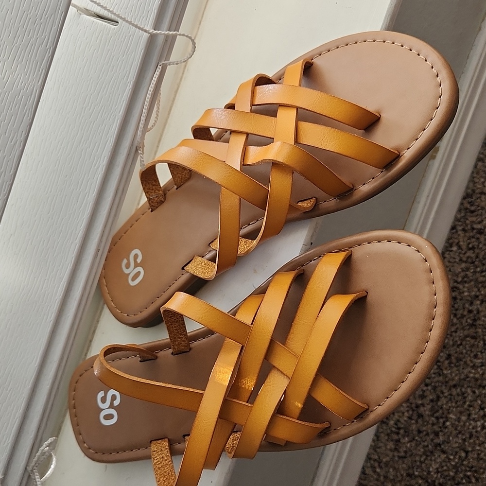 Brown strappy flat sandals